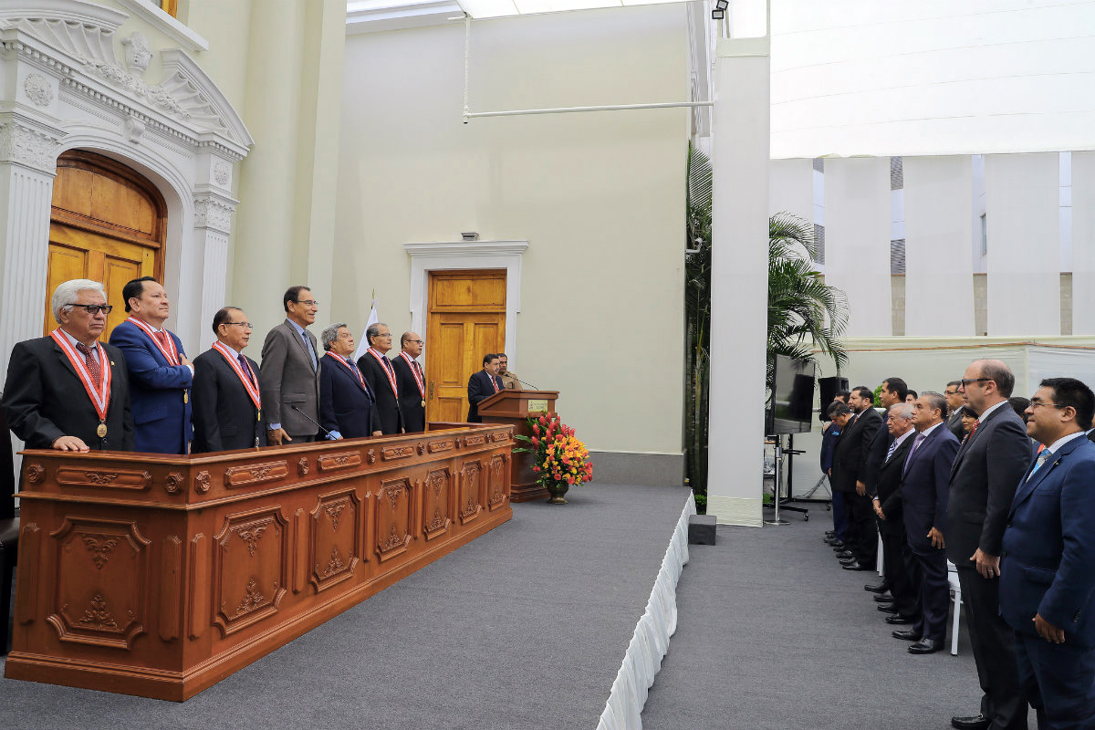 Jefe de la ONPE acompañó entrega de credenciales a 25 gobernadores regionales