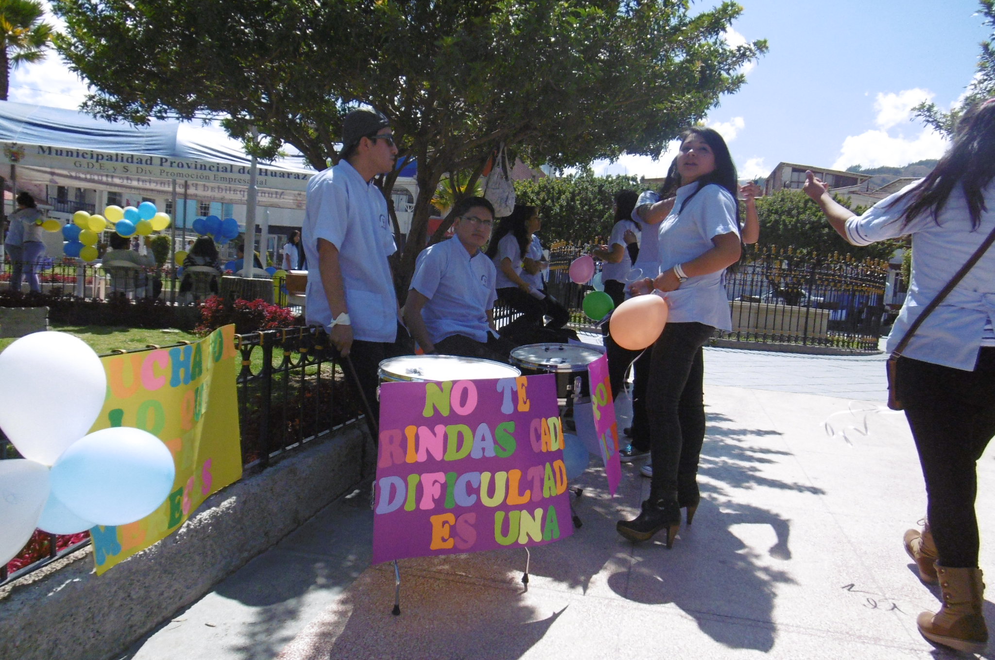  Estudiantes de psicología efectúan campaña a favor de la salud mental