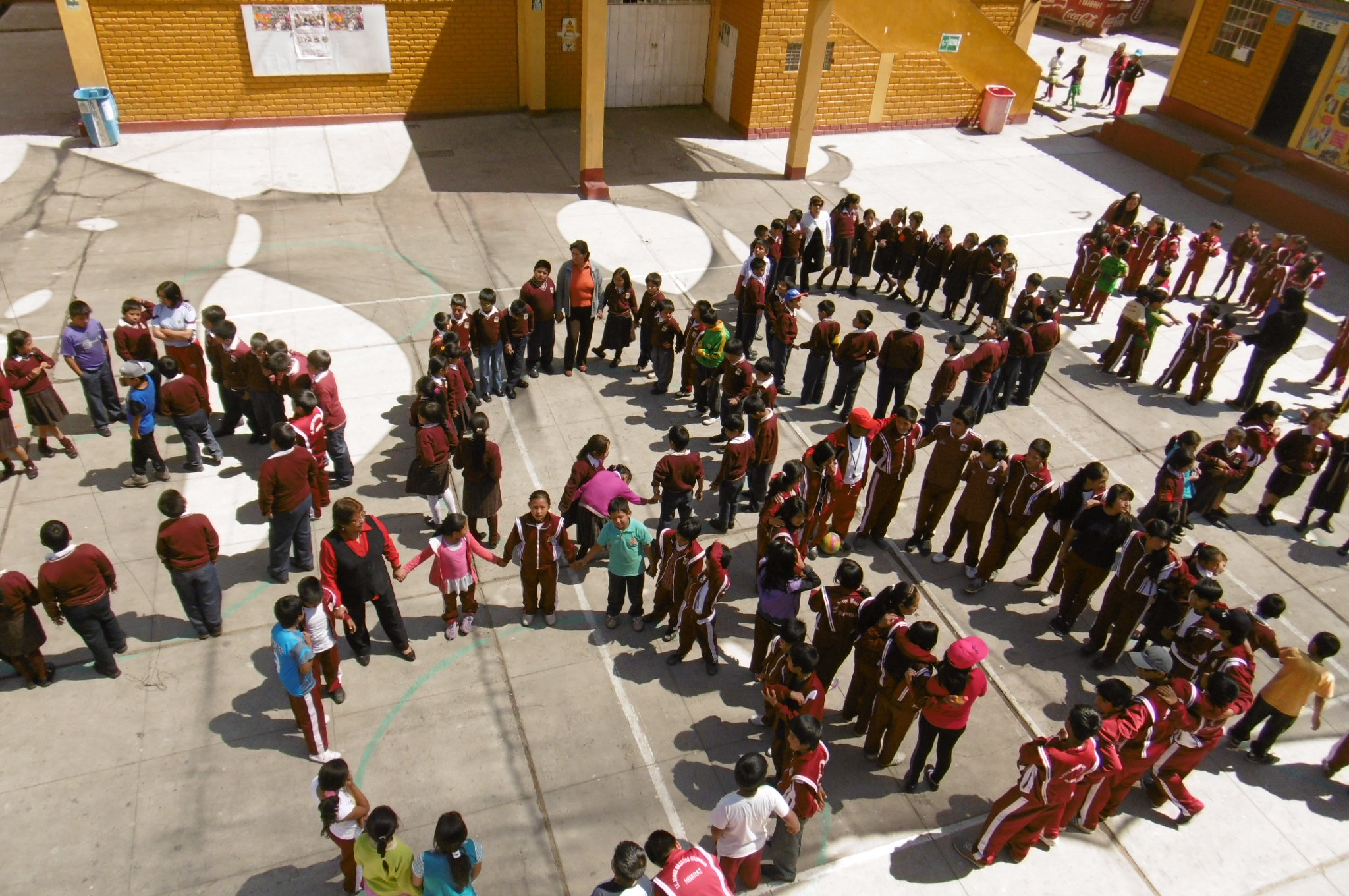 Masiva participación de escolares de Huaraz en simulacro de sismo