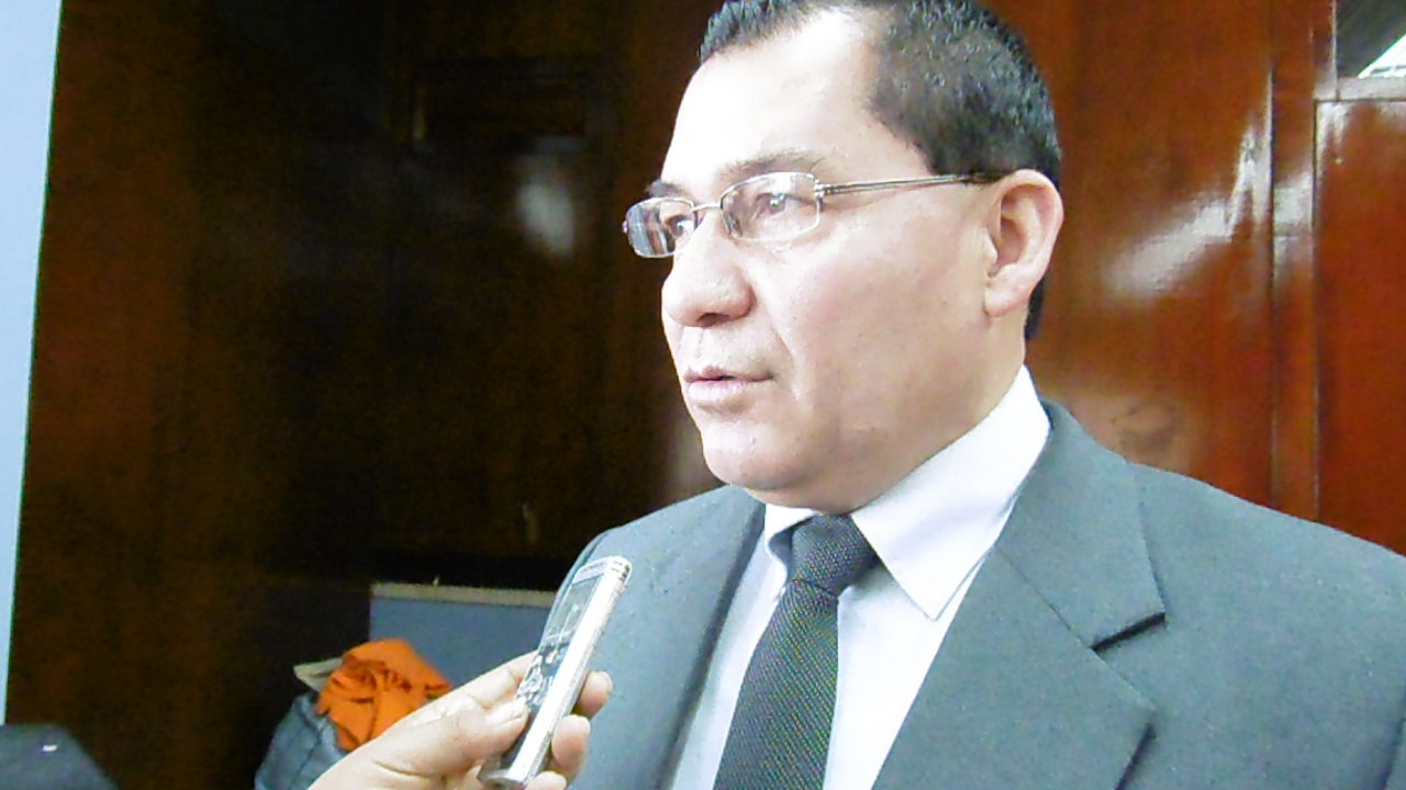  Rector Julio Poterico se contradice en caso Dante Sánchez