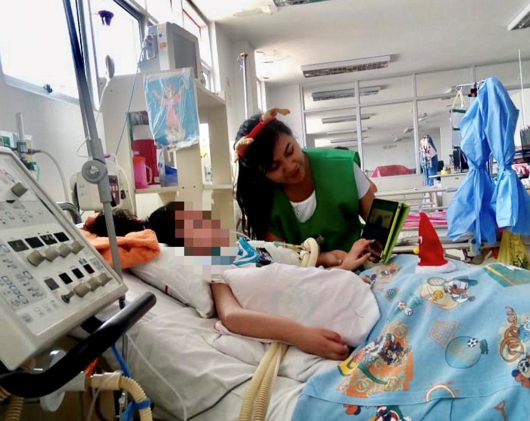 Diana, joven talento que aplica con éxito la musicoterapia en la pediatría hospitalaria 