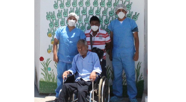 Panadero de 87 años vence a la Covid-19 en hospital de Chimbote