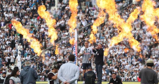 Así fue la presentación multitudinaria del goleador Paolo Guerrero en Alianza Lima 