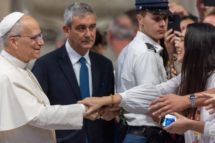 Evangelizar en redes es más que ganar “followers”, recuerda León XIV a influencers católicos 