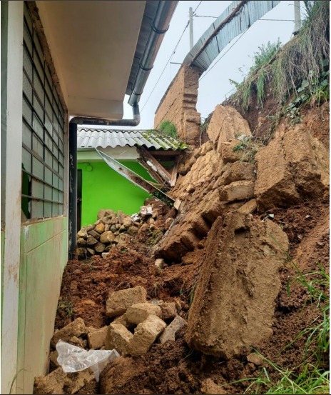 Áncash: intensas lluvias provocaron el colapso de la pared de un colegio en inicio del año escolar