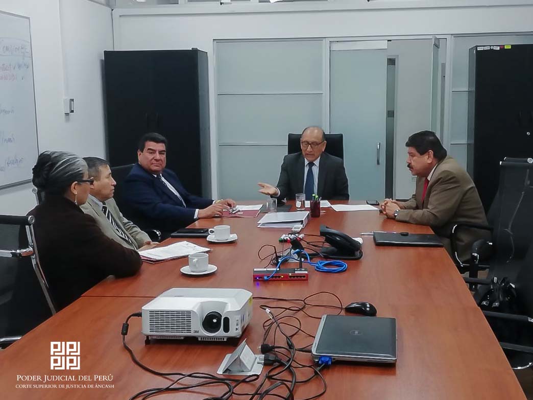Titular de Corte de Justicia de Áncash se reunió con el gerente general del Poder Judicial