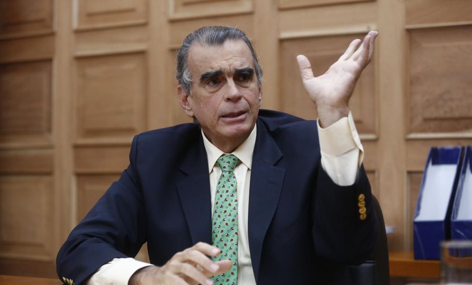 Olaechea reconoce que hubo “abuso de autoridad” más no “golpe de Estado” de parte del Ejecutivo