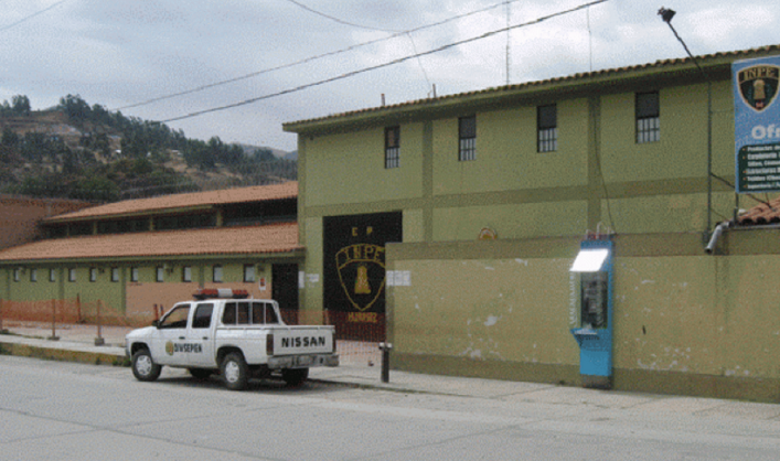 Huaraz: incautan una docena de celulares y accesorios en el penal