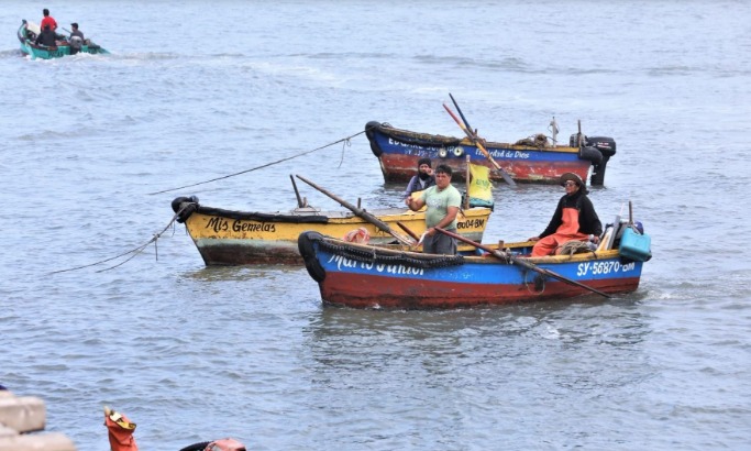 Oleajes ligeros a fuertes obligan al cierre de 68 puertos de todo el litoral     