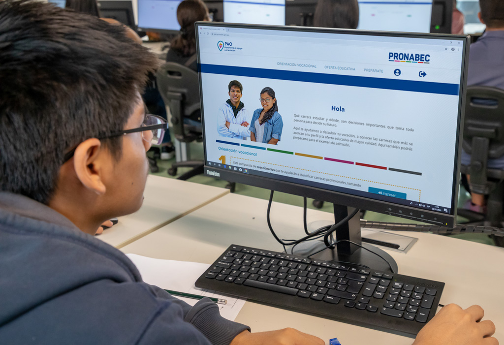 Preseleccionados de Beca 18 reciben orientación vocacional virtual  