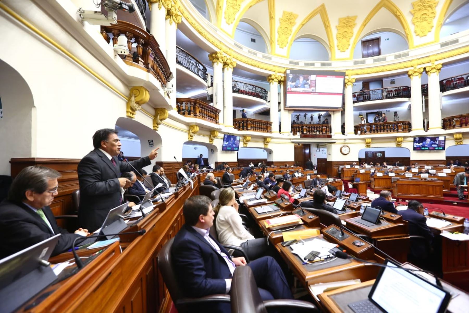 El 72% de peruanos rechaza reelección de los actuales congresistas, según encuesta