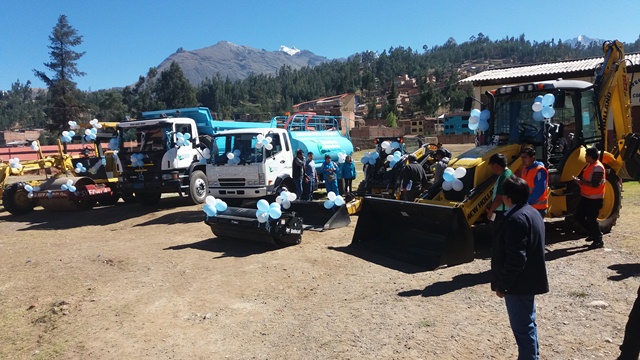 Independencia: pobladores reciben maquinarias para inicio de obras
