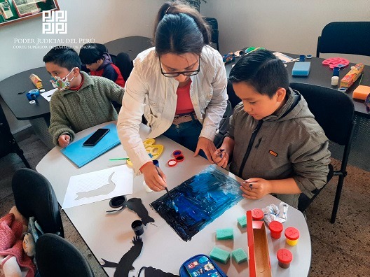 Comité de damas de la Corte de Áncash impulsa talleres para hijos del personal judicial