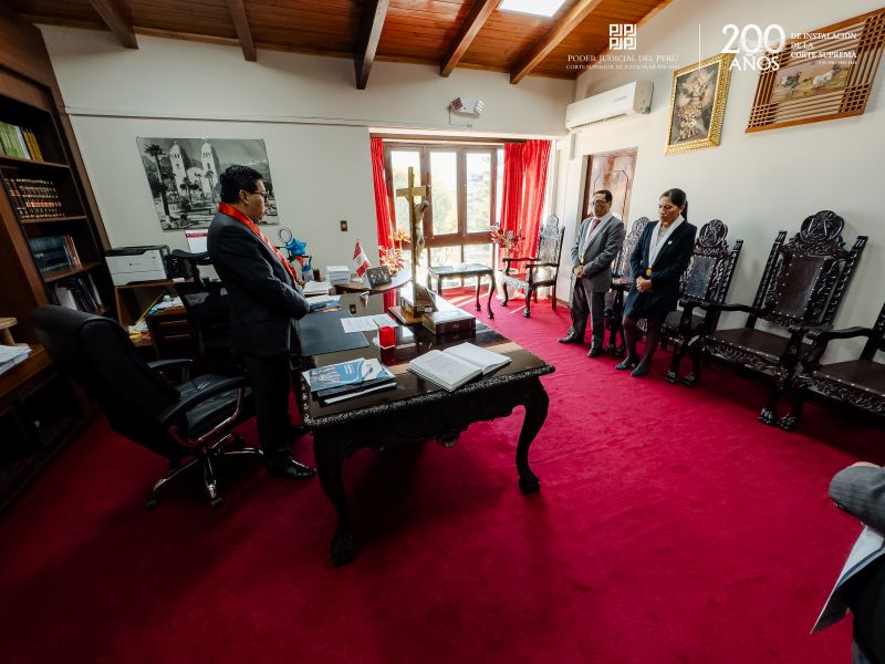 Presidente de la Corte de Justicia de Áncash juramentó a dos magistrados de Huaraz