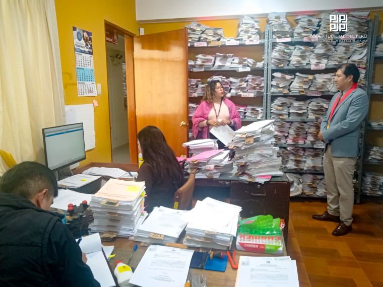 Jefe de la Oficina Descentralizada realizó visita inopinada a los juzgados de Carhuaz