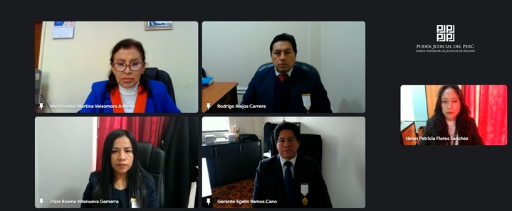 Huaraz: magistrada Velezmoro Arbaiza juramentó a cuatro jueces supernumerarios