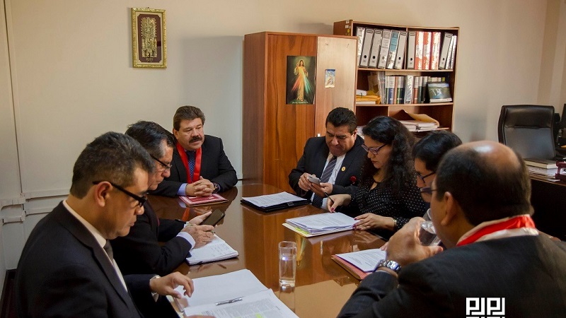 Subcomisión de Archivos de la Corte de Áncash se reunió con consejero Castillo Venegas