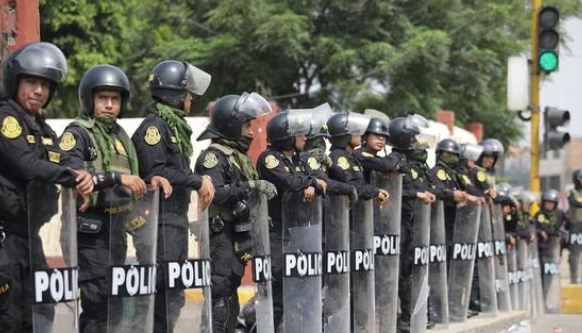 Mininter anuncia adquisición de 100 mil bombas lacrimógenas para futuras protestas 