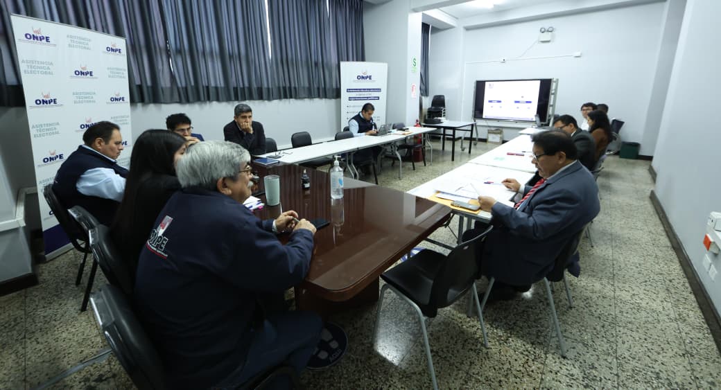 ONPE inició reuniones informativas con 38 organizaciones políticas