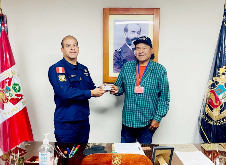 Pescador artesanal se formaliza tras más de 40 años en el mar gracias a capacitación del Fondepes