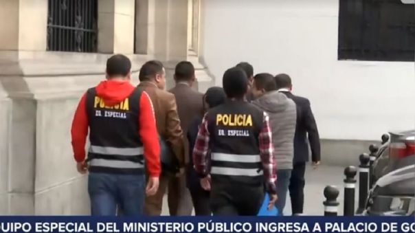 Personal de la Fiscalía llega a Palacio de Gobierno para realizar diligencia  