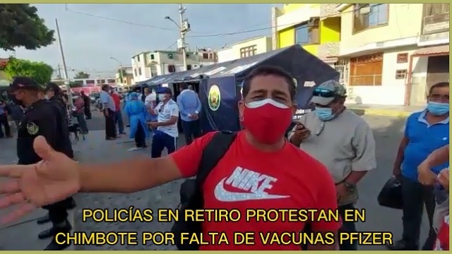 Policías en retiro protestan en Chimbote por la falta de vacunas contra la Covid-19