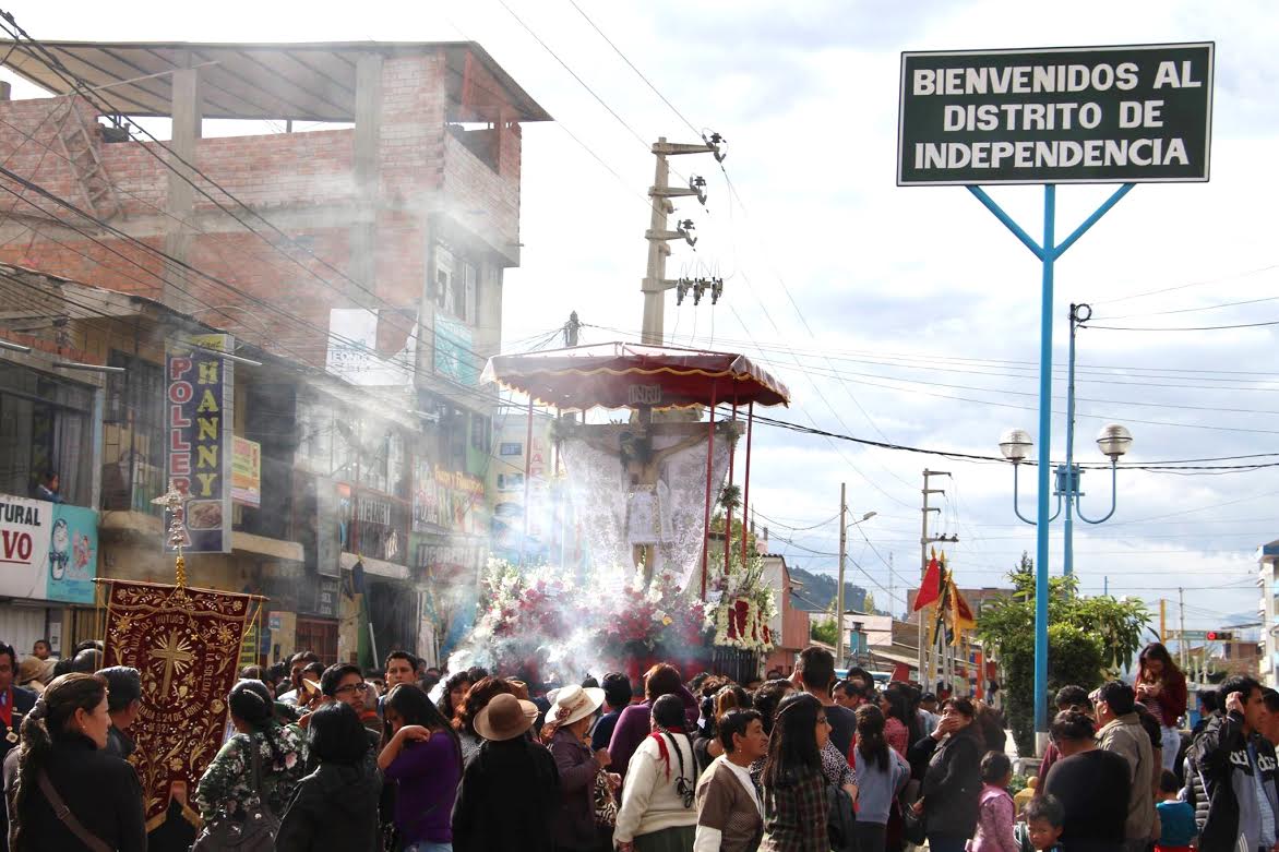 Población de Independencia acompañó procesión del Señor de Mayo