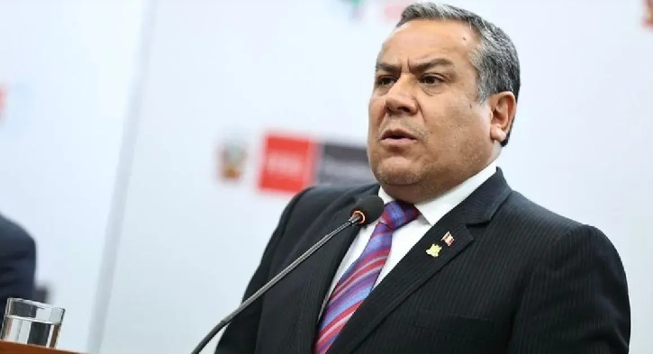 Premier Adrianzén niega intercambio de favores en cirugías de presidenta:"Son versiones anónimas"