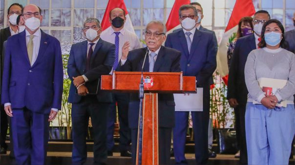 Premier Torres se negó a responder preguntas acerca de cuestionamientos a ministros