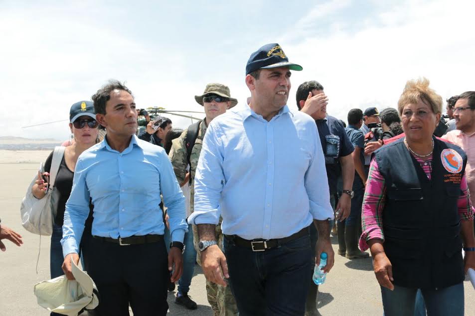 Premier Zavala y ministro de Transportes están en Chimbote para dotar de ayuda a provincias del Santa, Huarmey y Casma