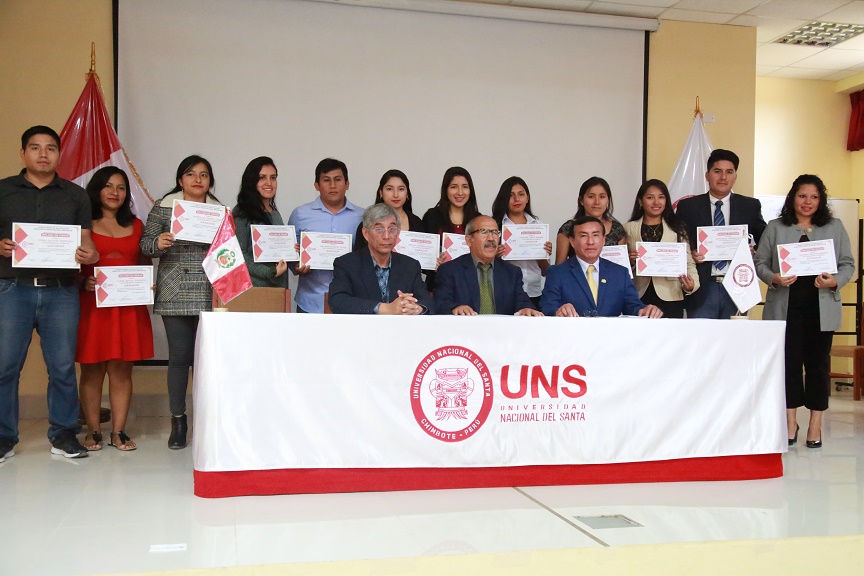 UNS premia a 14 ganadores del concurso de tesis título profesional