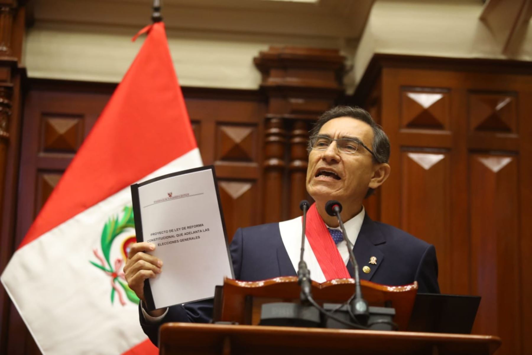 Presidente Vizcarra propone adelanto de elecciones generales al 2020