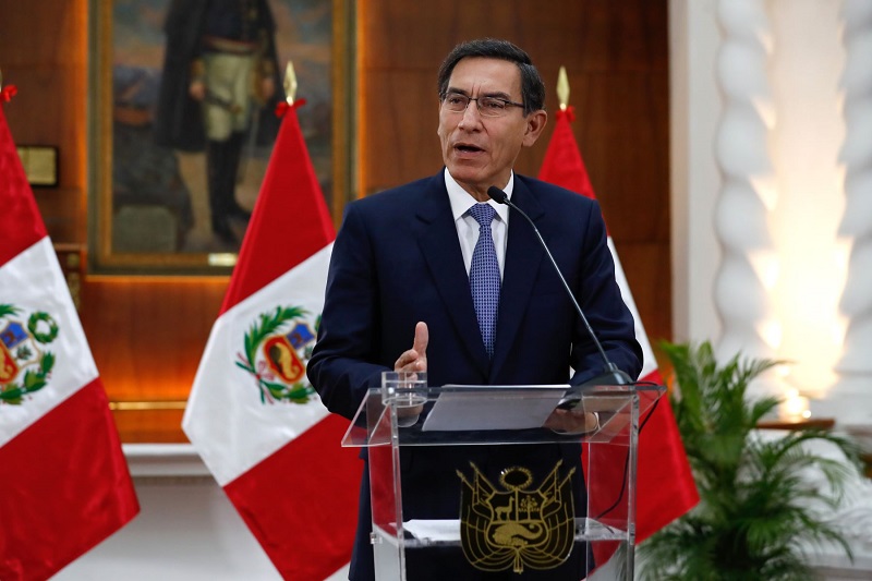 Diario El País de España: “El presidente Vizcarra se ha ceñido a la Constitución”