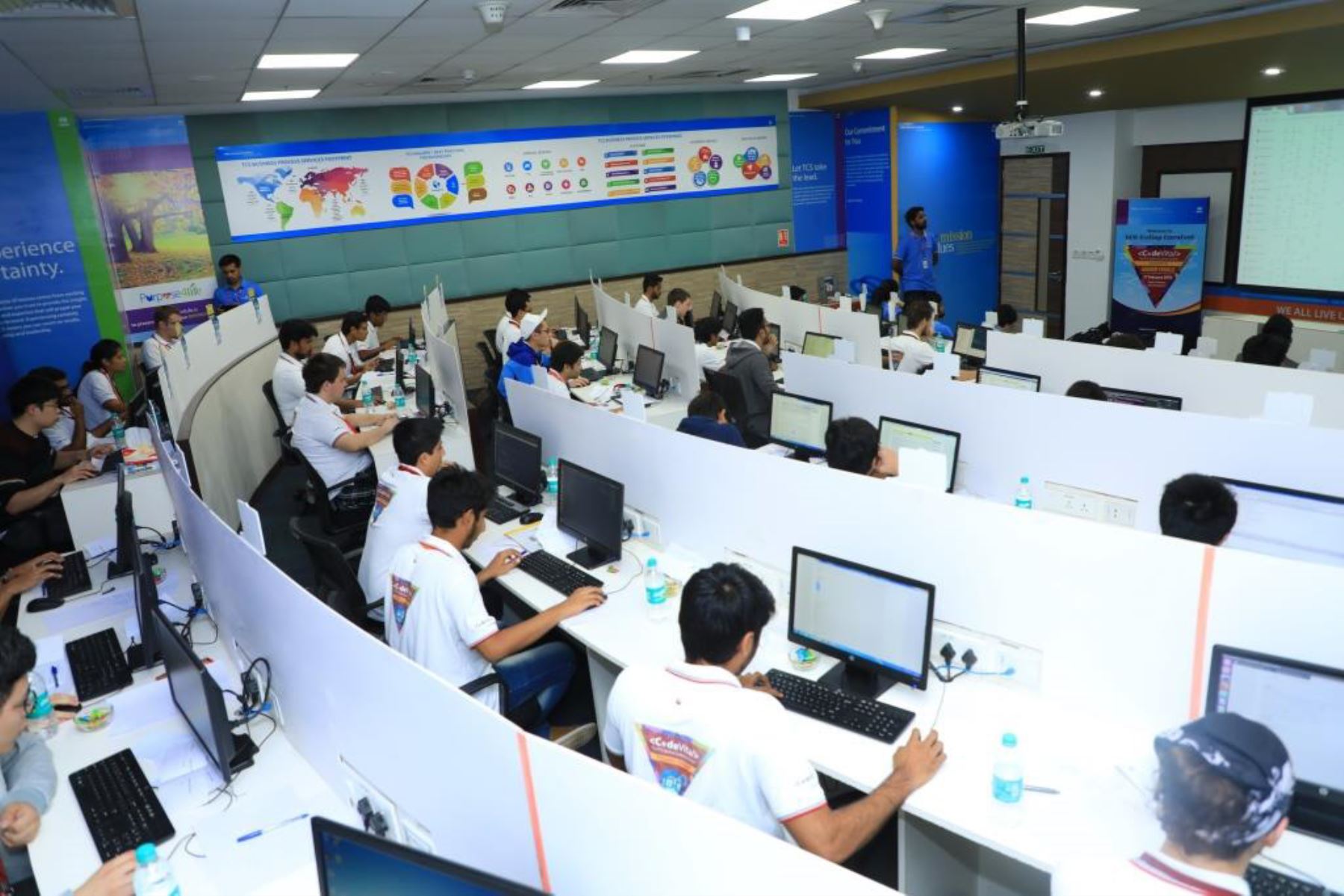 Programadores peruanos considerados entre los mejores del mundo