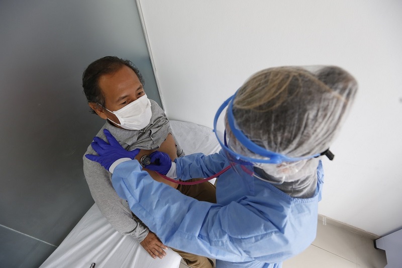 Pacientes con enfermedades crónicas son propensos a padecer una reinfección por covid-19