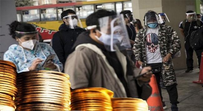 Creciente deuda pública externa y eterna