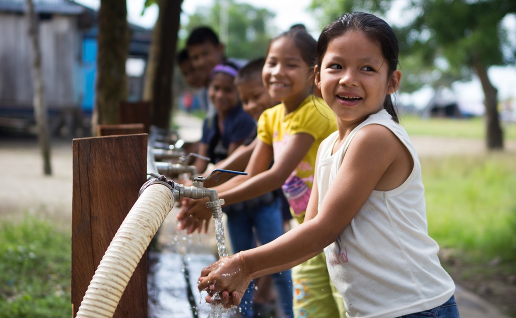Más de 276 mil peruanos de zonas rurales se beneficiarán con obras de agua en 21 regiones