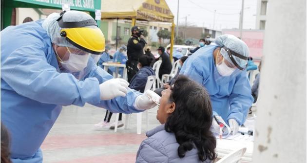 Perú reporta 905 contagios y 41 fallecidos en el último día