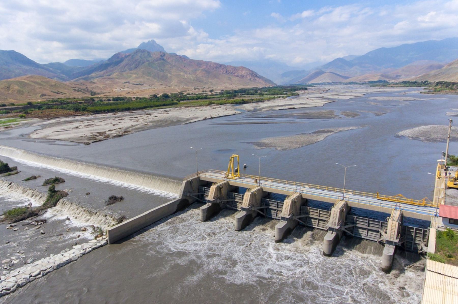 Reactivación de grandes proyectos de irrigación crearía 1 millón de empleos