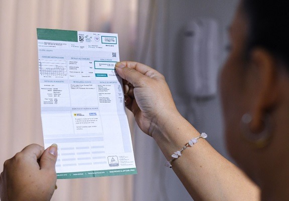 Gobierno extiende beneficio de fraccionamiento de los recibos de luz a mayor número de hogares
