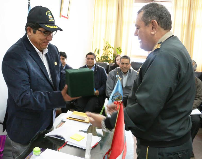 Jefe policial de Ancash reconoce trabajo del alcalde del distrito de Independencia