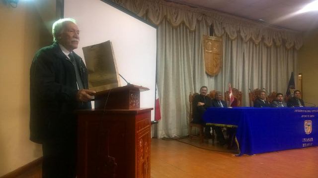 Huaraz: destacado arqueólogo Guillermo Lumbreras recibe homenaje