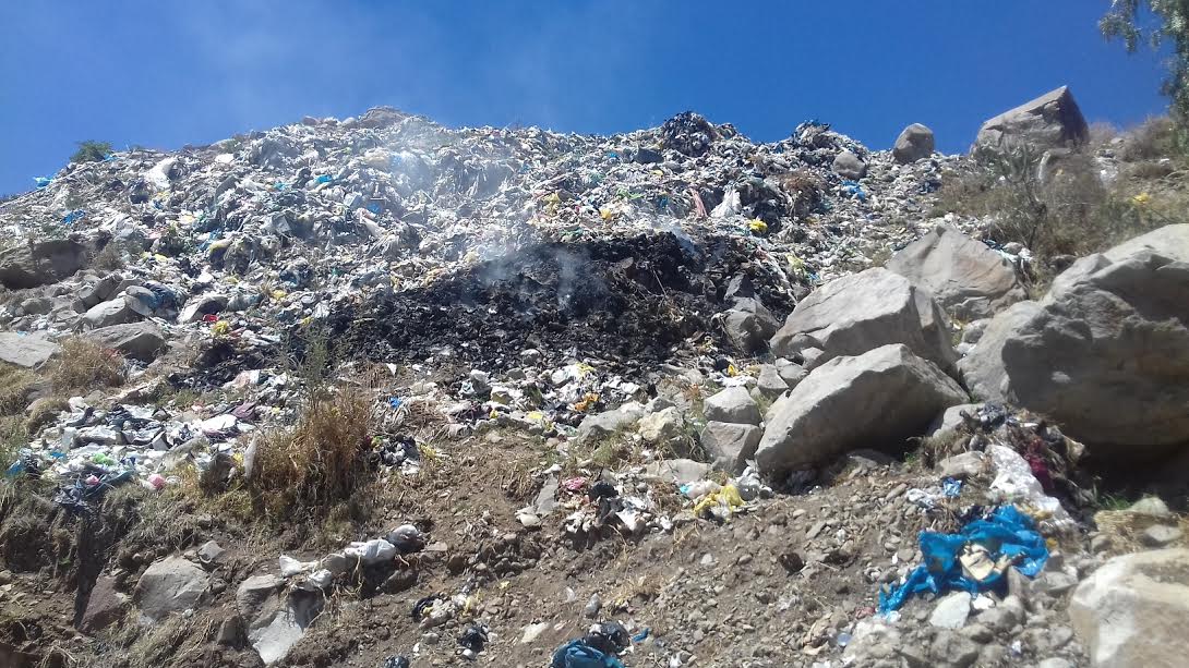 Huaraz: Diresa recomienda mejorar disposición en rellenos sanitarios, tras incendio en Póngor