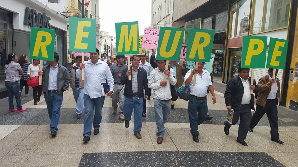 Alcaldes de Remurpe  marcharon en Lima solicitando mayor presupuesto al MEF