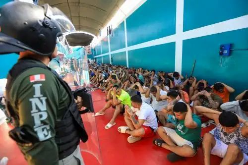 Gobierno promulga normas que refuerzan lucha contra el crimen con penas más severas