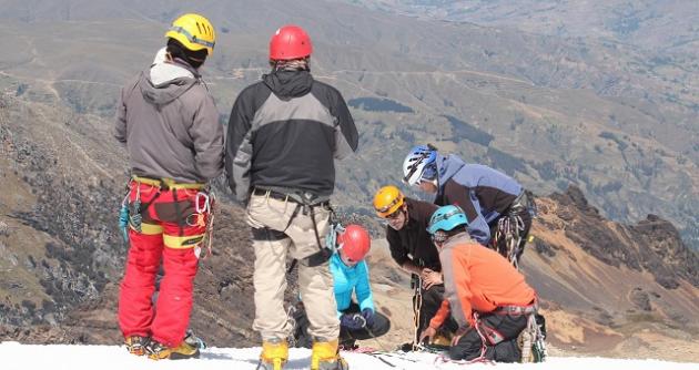 Caraz: Rescatistas hallaron cadáveres de dos turistas chilenos y un guía ruso 