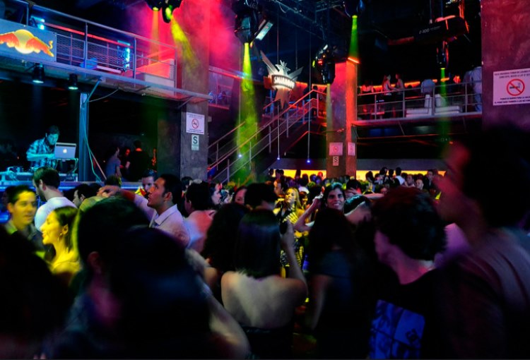 ¿Cómo enseñarle a mi hijo a respetar las reglas del confinamiento?