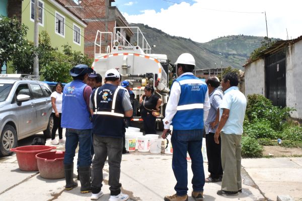 Sunass insta a la EPS Chavín a mejorar comunicación con usuarios e incrementar camiones cisterna ante corte de agua potable