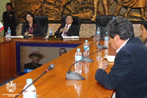 Autoridades huaracinas se reunieron con parlamentaria Yesenia Ponce