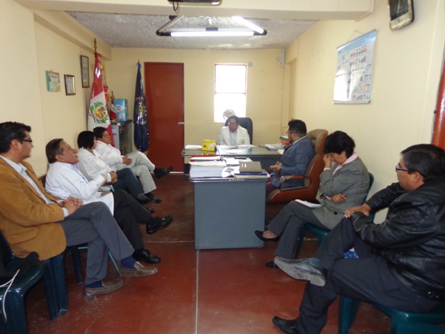 Médicos y director del hospital Víctor Ramos Guardia se reúnen buscando mejorar atención en nosocomio